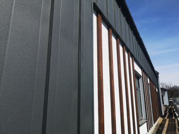 Cost of Metal Cladding Repair in Niceville